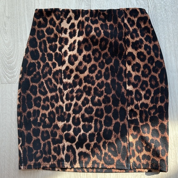 Multiple mini skirts are $15 each or buy all 4 bundles for $45 - Picture 5 of 6